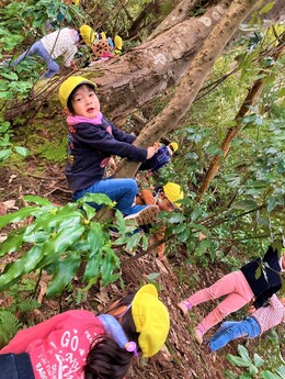 みてみて！おサルみたいでしょ！