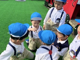 とんぼはこうやって持つんだよ