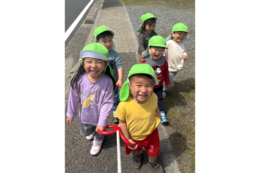 自分で歩いて公園まで行けるようになったよ！