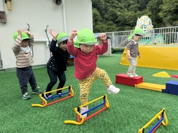 うさぎに変身！飛び越えられるかな？