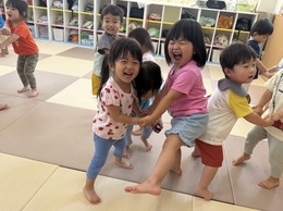 「らっこらっこ　らら　らっこ♪」