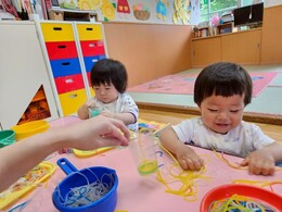 (やわらかくした春雨)これ、おもしろーい♪