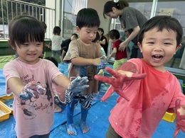 ボディペインティング「みてー！いっぱい(ぬった)！」