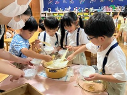 うわ〜おいしそ〜う！ごはんのにおいいっぱいする！