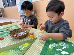 クリスマスツリーどんな飾りにしようかな