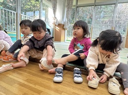 見てみて！！ひとりで履けるよ！