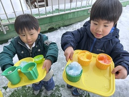 「見て〜おいしそうでしょ♪」「アイスどれがいいですかー？」